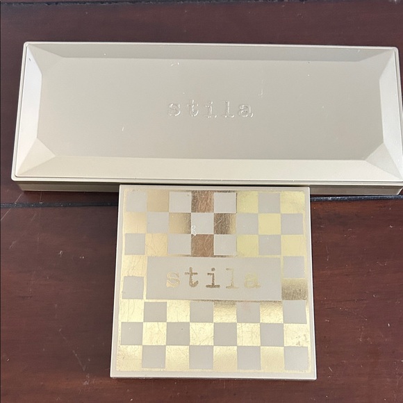 Stila Gold and Cream Checkered Palette - Picture 1 of 4